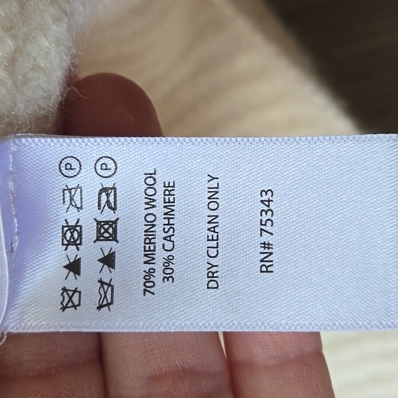 Mercer & Madison Merino Wool And Cashmere Blend Sweater - Picture 5 of 5